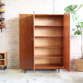 Vintage kledingkast jaren 60