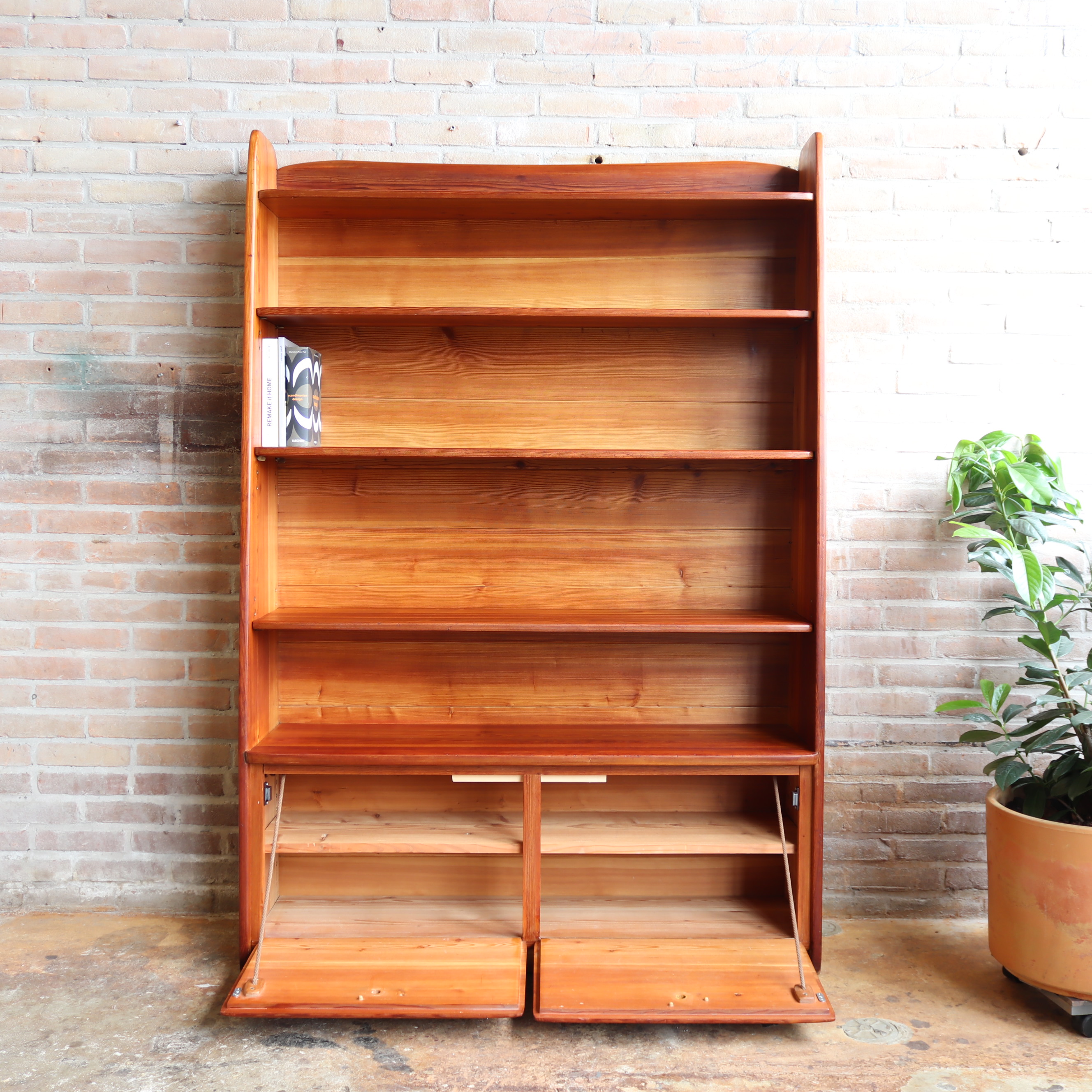 Vintage kast hoog boeken massief hout