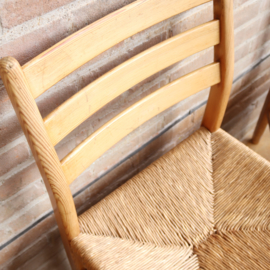 Vintage Scandinavische stoelen riet hout