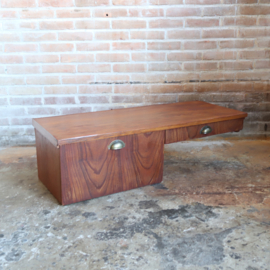 Vintage kaptafel hout jaren 70 muur kast