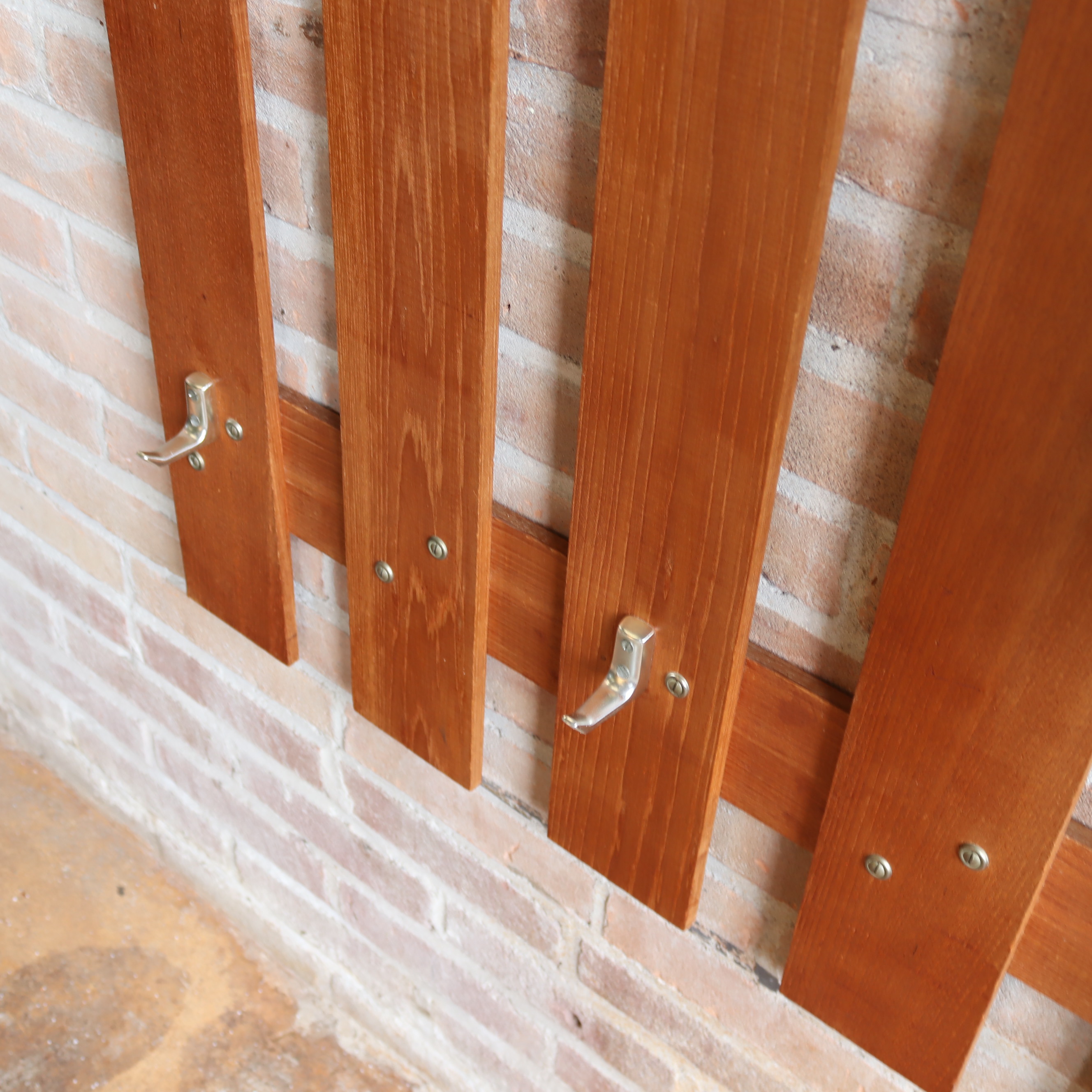 Vintage jaren 70 kapstok van teak houten latten groot