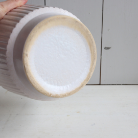 Vintage bloempot wit patroon