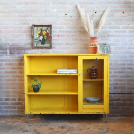 Vintage kast dressoir geel