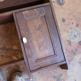Vintage hangkast wandkast donker hout commode babykamer
