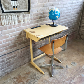 Vintage kinderbureau