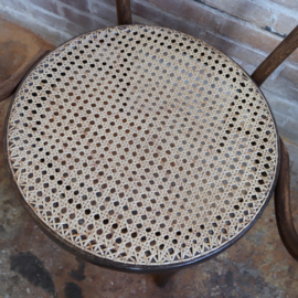 Vintage thonet stijl stoel donker bruin