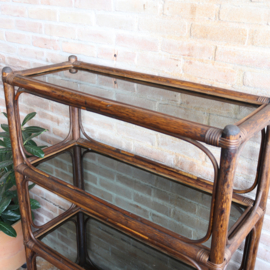 Vintage rotan open boekenkast glas