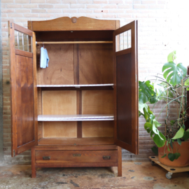 Vintage linnenkast kledingkast kinderkamer ruitjes jaren 30 hang leg