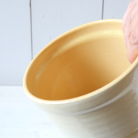 vintage pastel geel pot