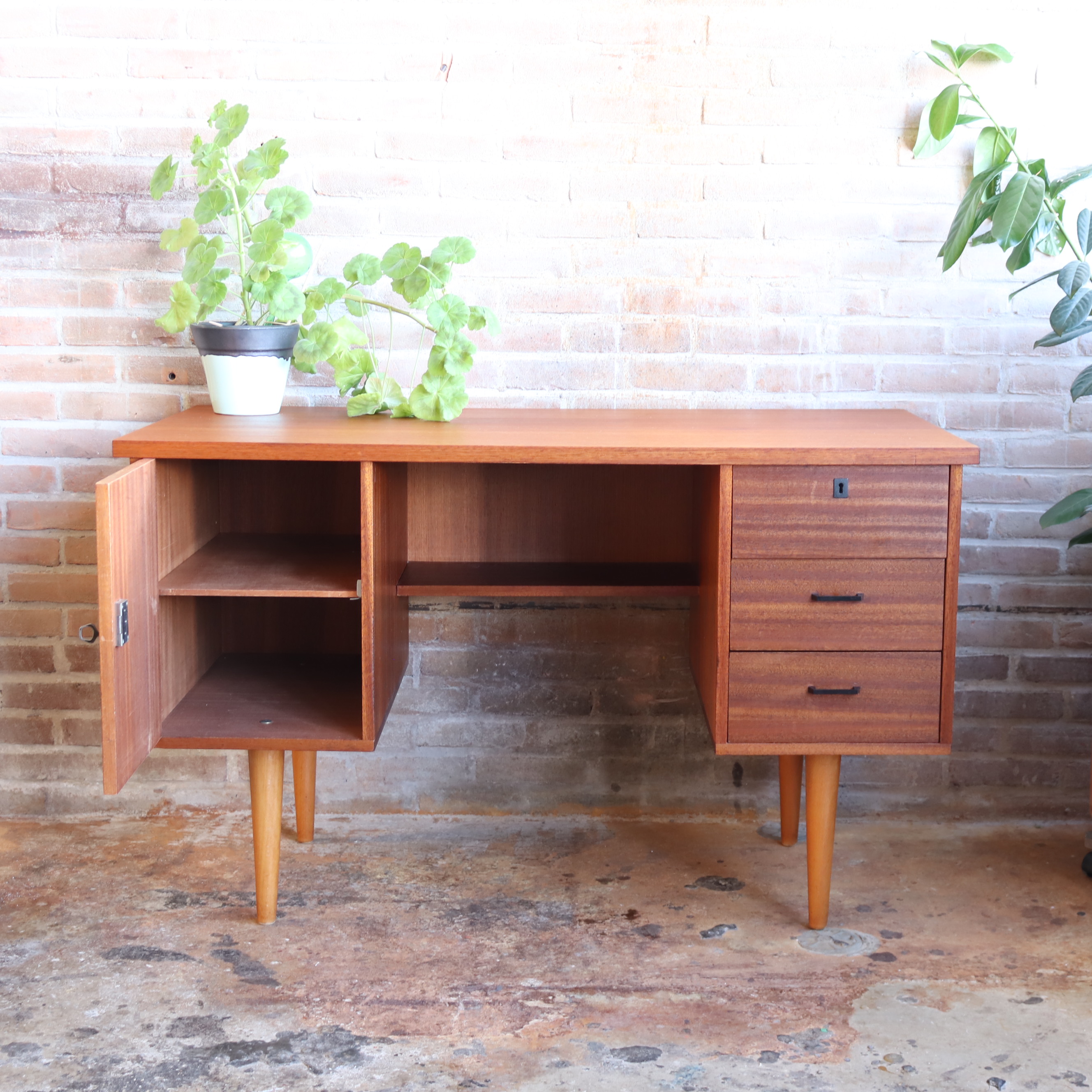 Vintage bureau jaren 60 70