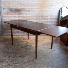 Vintage eettafel uitschuifbaar donker hout jaren 70