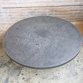 Vintage salontafel brutalist rond zwart beton