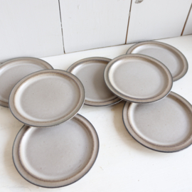 7 vintage gebaksbordjes 70s grijs