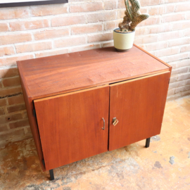 Vintage klein dressoir  jaren 70