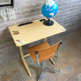 Vintage kinderbureau