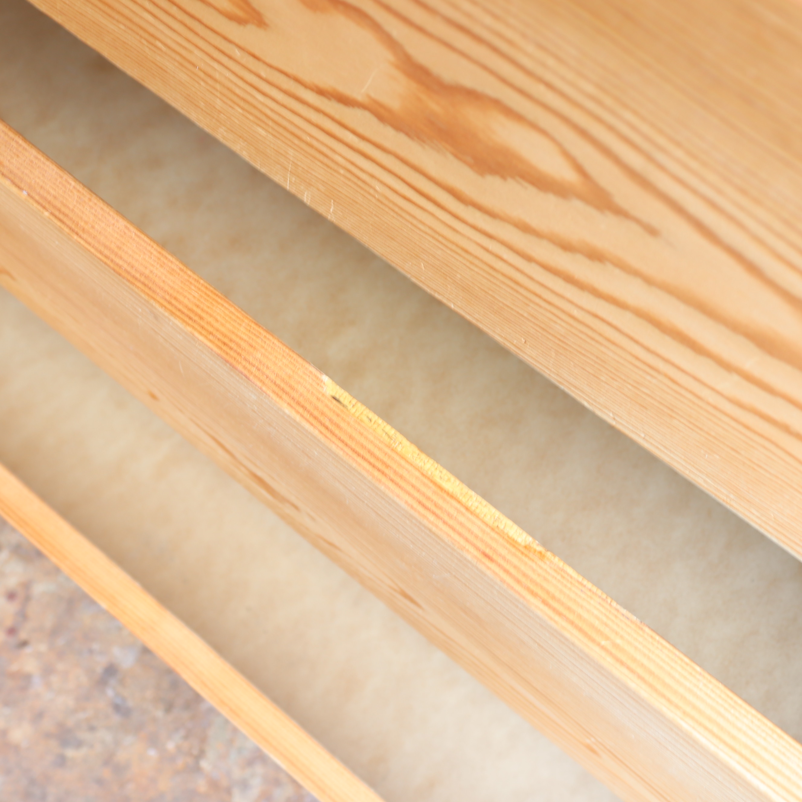 Vintage ladekast licht hout
