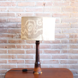 Vintage houten lamp voet met batik lampen kap