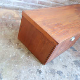 Vintage kaptafel hout jaren 70 muur kast