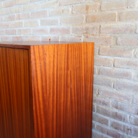 Vintage kleding kast jaren 70 leg planken smal