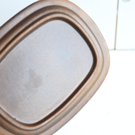 Vintage serveer bordje 70s ceramo bruin wit