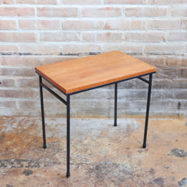 Vintage bijzettafel zwart metaal hout teak