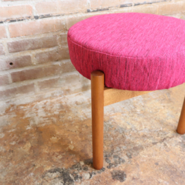 Vintage Scandinavische kruk hout roze stof
