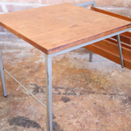 Vintage lectuur tafel metaal hout