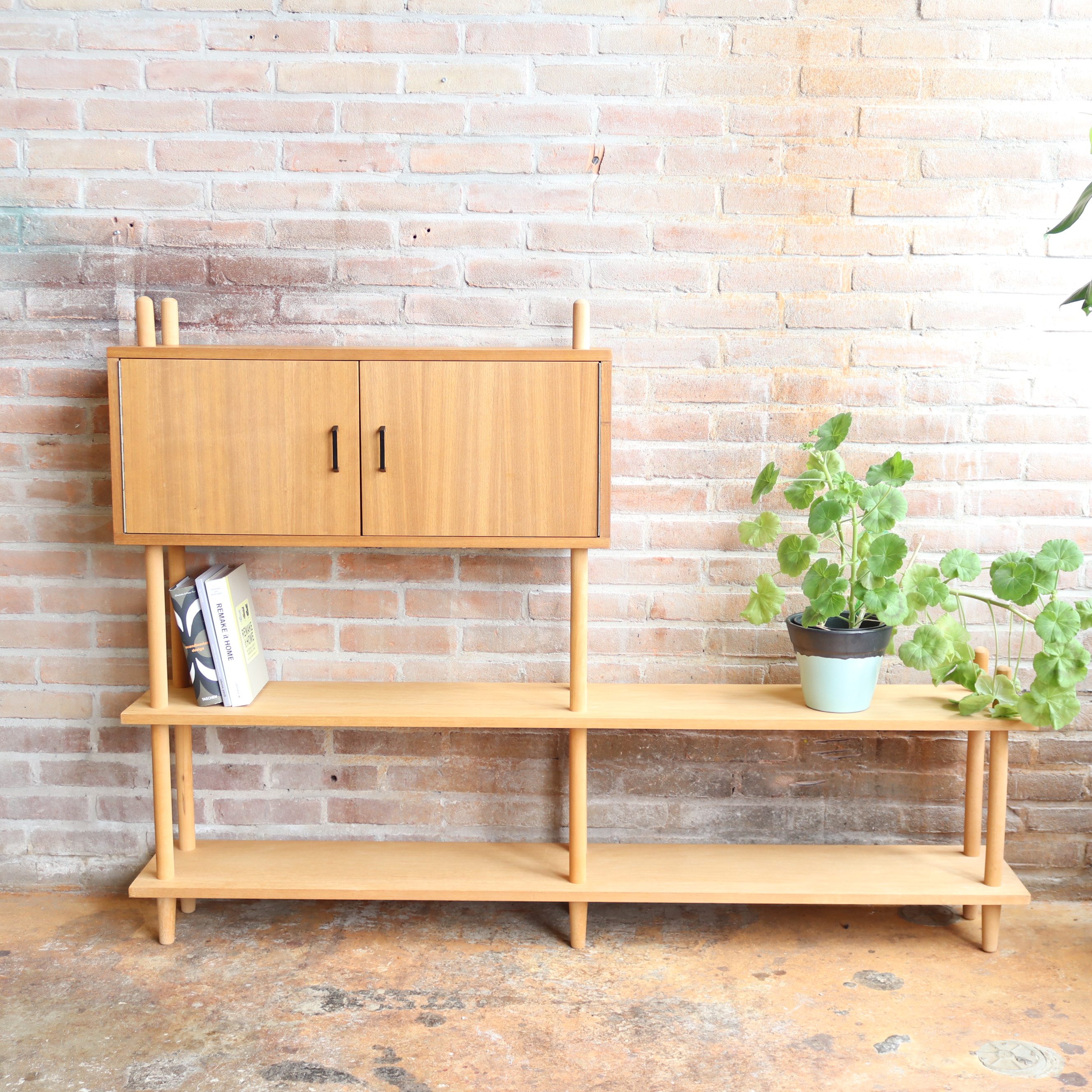 Vintage stokkenkast roomdivider