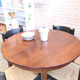 Vintage eettafel rond jaren 60