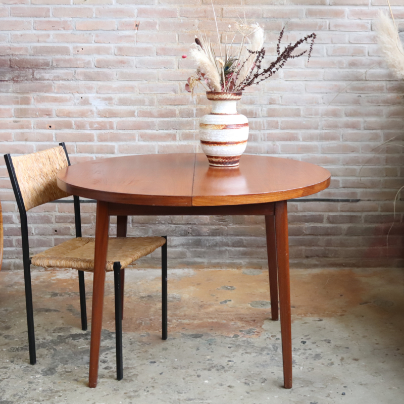 Wereldvenster Aanpassing correct Vintage ronde tafel jaren 60 | tafel & bureau | Meutt vintage & interior -  webshop voor vintage interieur producten