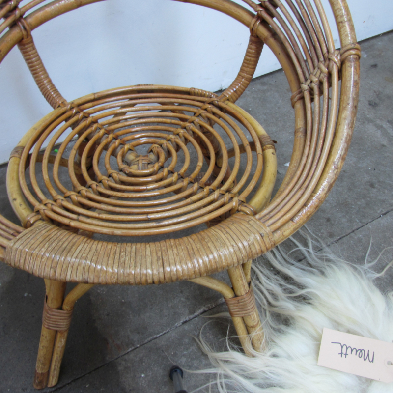 Vintage rotan stoel voor kinderen verkocht Meutt vintage &amp; interior