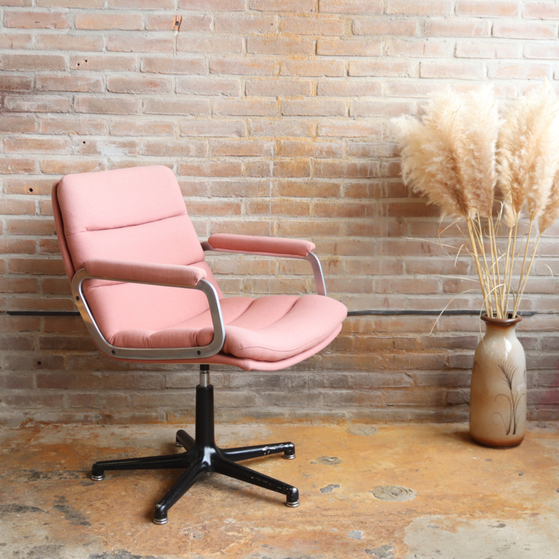 Vintage Artifort / bureau stoel roze | fauteuils & stoelen | Meutt vintage & interior - webshop voor vintage interieur producten