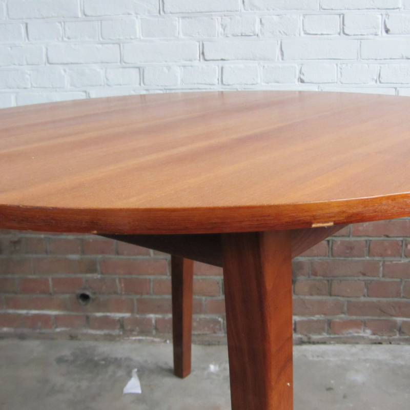 Vintage ronde tafel tafels Meutt vintage &amp; interior voor