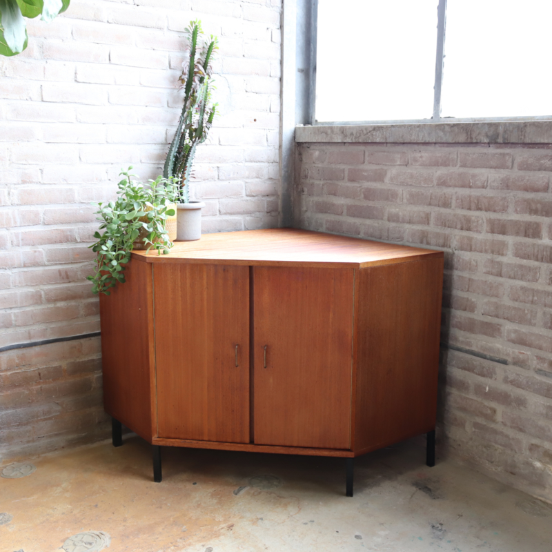 Vintage hoekkast tv meubel | kasten | Meutt & interior - webshop voor vintage interieur producten