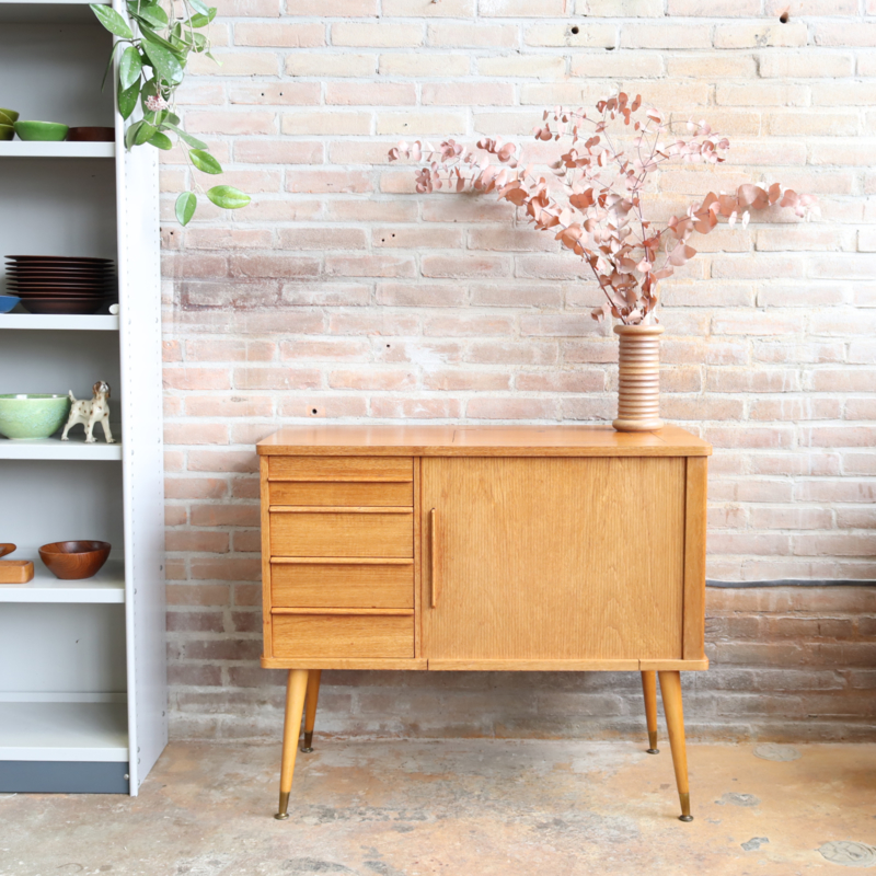 bestrating Abstractie Nauwgezet Vintage dressoir kastje licht hout | kasten | Meutt vintage & interior -  webshop voor vintage interieur producten