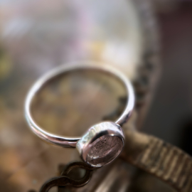 Exclusieve handgemaakte rond gladde mini ring