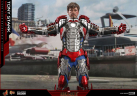 HOT908410 Iron Man 2 Movie Masterpiece Action Figure 1/6 Tony Stark (Mark V Suit Up Version)