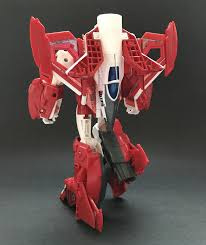 Hasbro PotP Wave 2 Voyager Elita 1