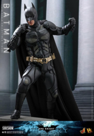 HOT907401 Batman The Dark Knight Rises MM 1/6 Batman