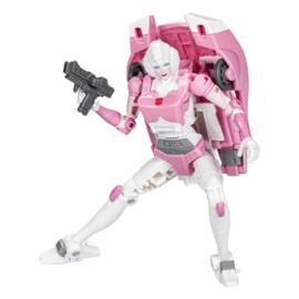 Hasbro Studio Series 86-16 Deluxe Class Arcee