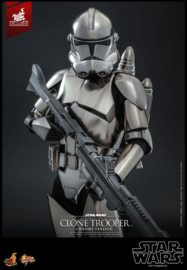 HOT910741 Star Wars 1/6 Clone Trooper (Chrome Version)