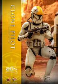 HOT911037 Star Wars: Episode II Action Figure 1/6 Clone Pilot