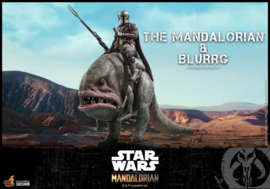 Hot Toys Star Wars The Mandalorian AF 2-Pack 1/6 The Mandalorian & Blurrg