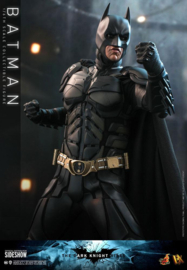 HOT907401 Batman The Dark Knight Rises MM 1/6 Batman