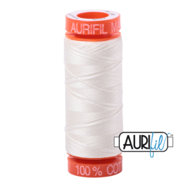 Aurifil Quiltgaren- MAKO 50 - 200 meter - Kleur: 2026 - Chalk