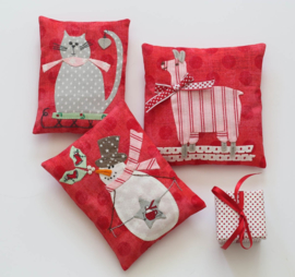 Bunny Hill Designs - 'Pocket Pals for Christmas'