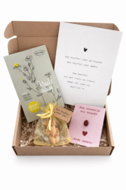 Hart onder de riem steken | brievenbus cadeau vol kracht en knuffels