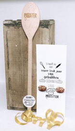 Meester cadeau  “DIY pollepel + label leuk jaar van gebakken”