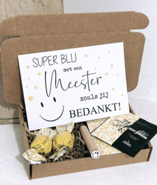 Cadeautje voor de meester | Doosje A6 super blij + kaart pin :)