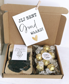 Cadeautje jij bent goud waard | Brievenbus cadeau thee + choco